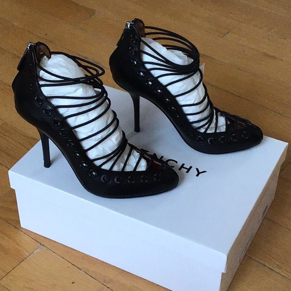 GIVENCHY Piva Bondage Strappy Leather Pumps .